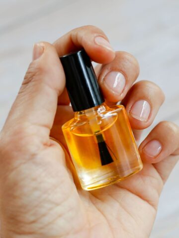 DIY nail growth serum featured image